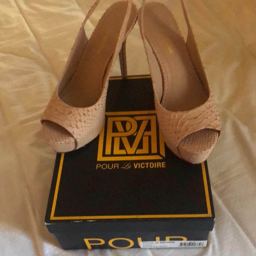 Pour La Victoire Heels